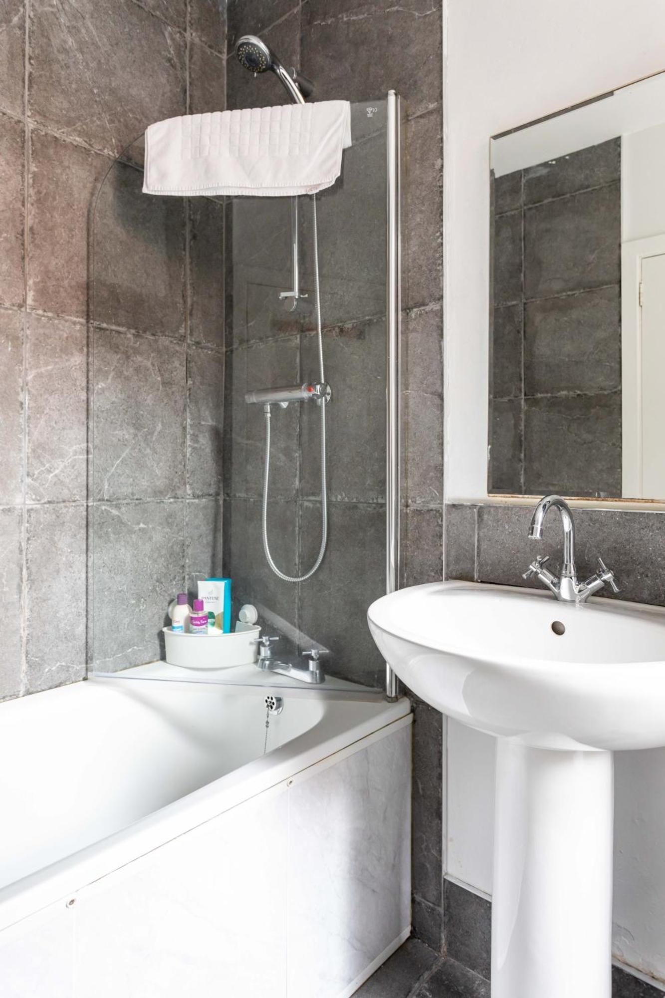 Apartment - 3 Bed Cosy Terrace - Hip And Trendy Ormeau Road