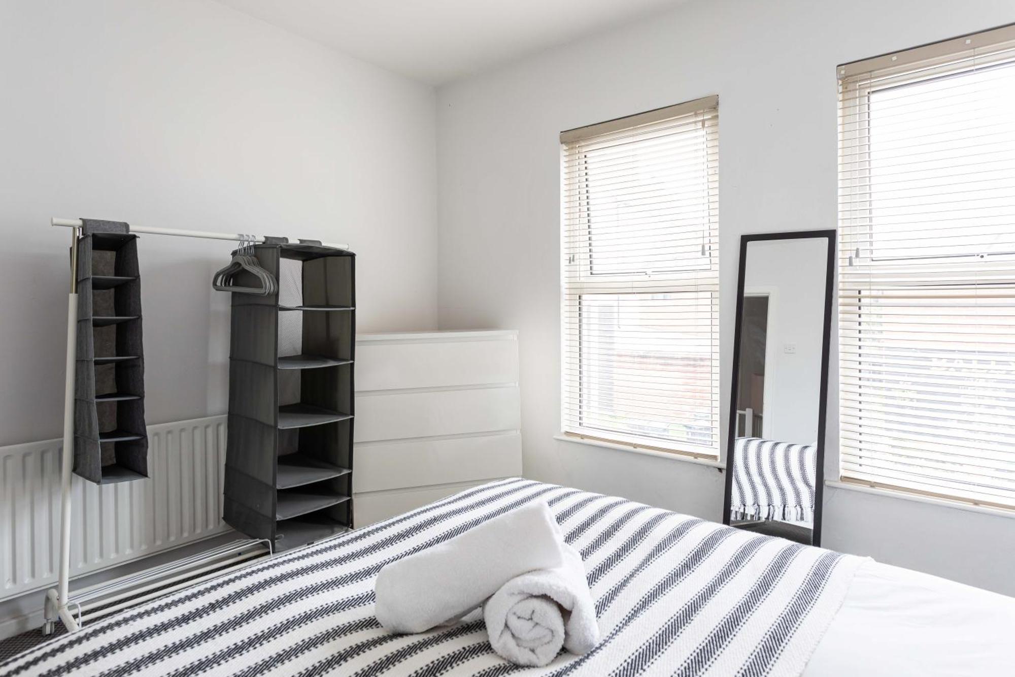 Apartment - 3 Bed Cosy Terrace - Hip And Trendy Ormeau Road *