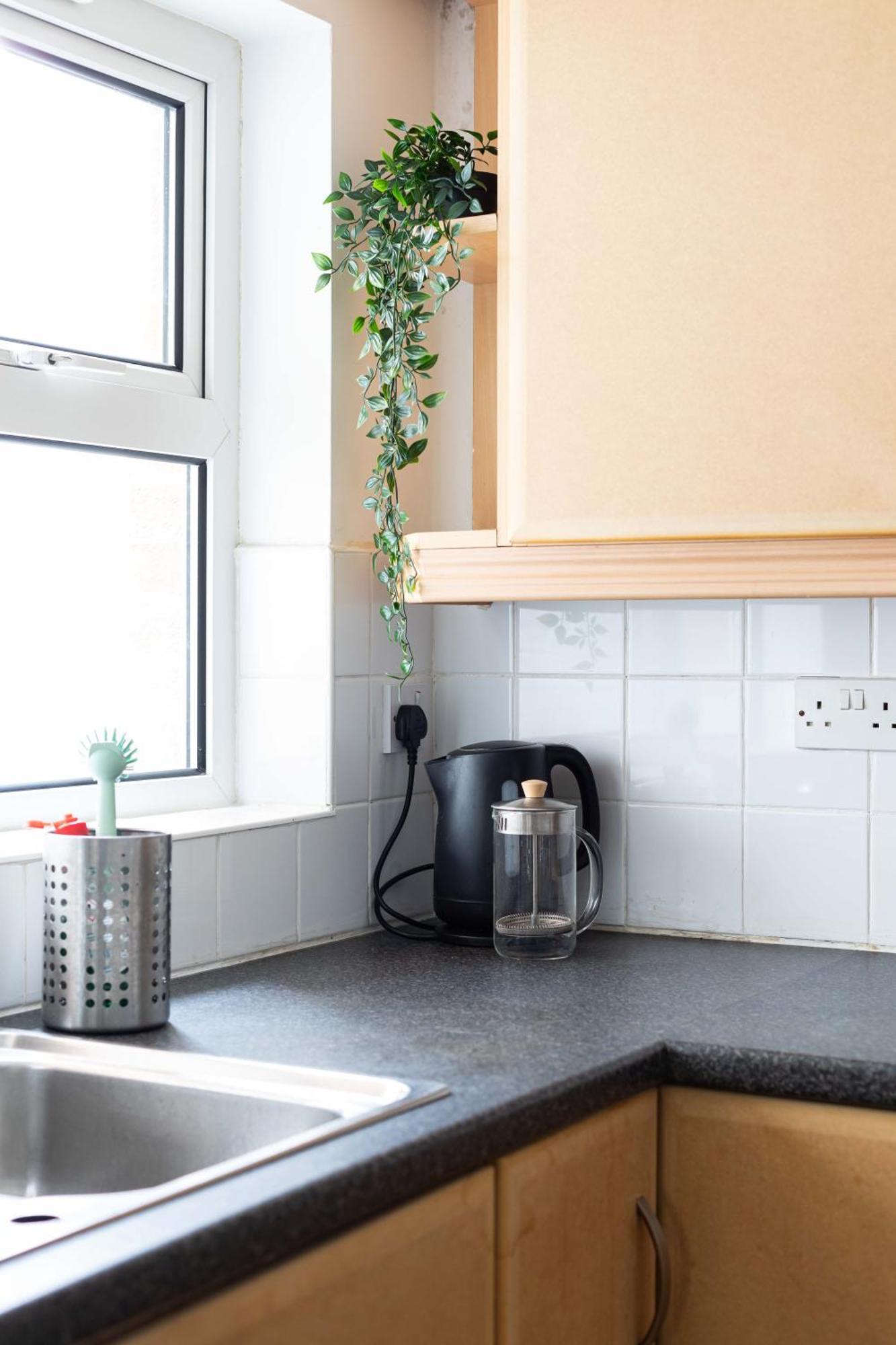 - 3 Bed Cosy Terrace - Hip And Trendy Ormeau Road Belfast